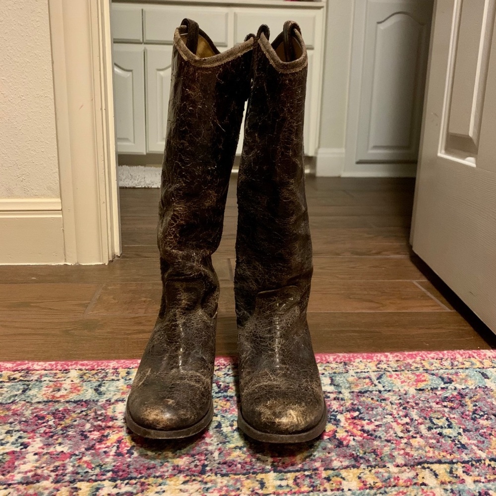 FRYE CRACKLE LEATHER KNEE HIGH RISING BOOTS